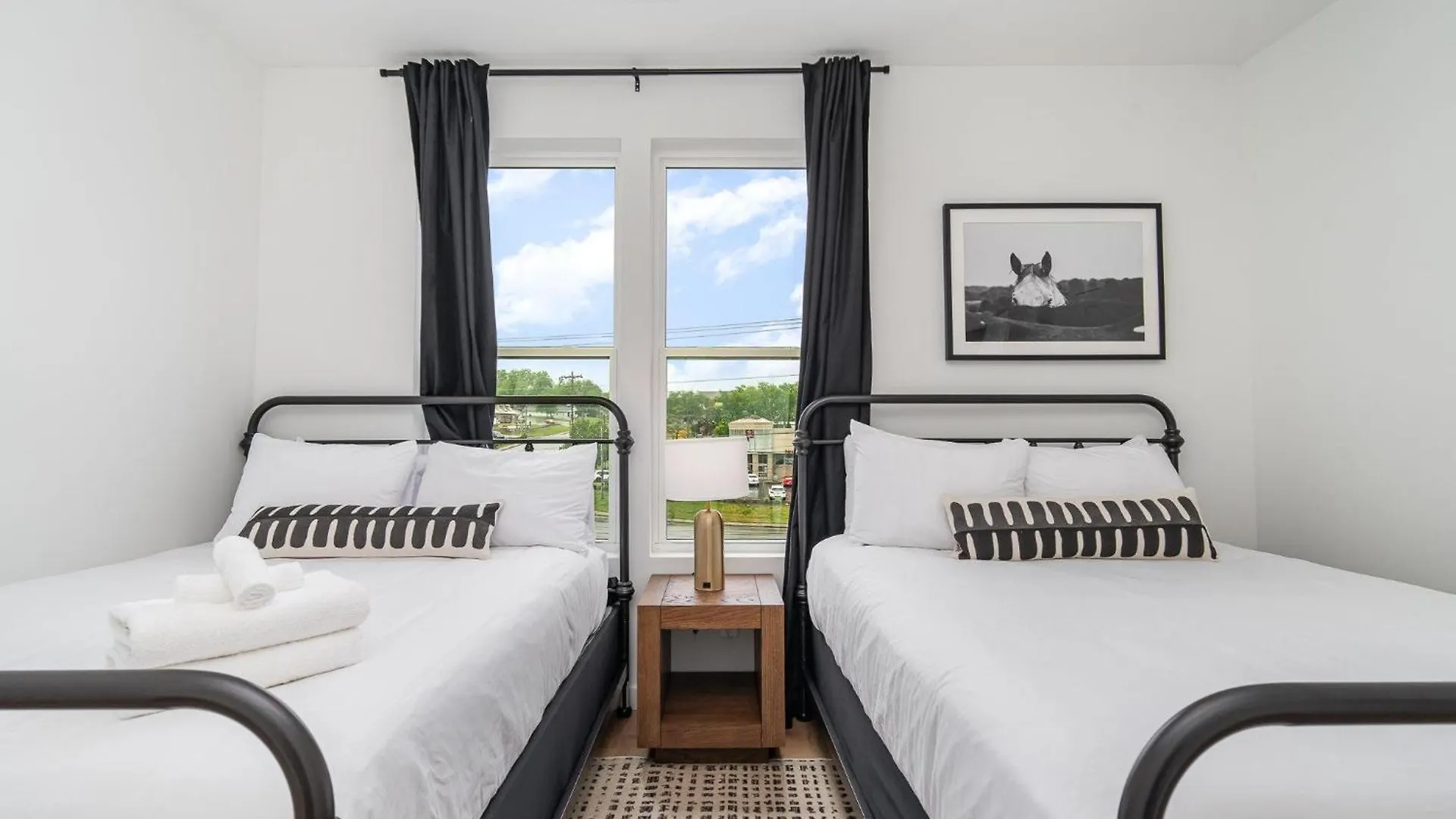 Round-Up - Private Deck/Hot Tub - 7 Mins Broadway Villa Nashville 0*,  United States